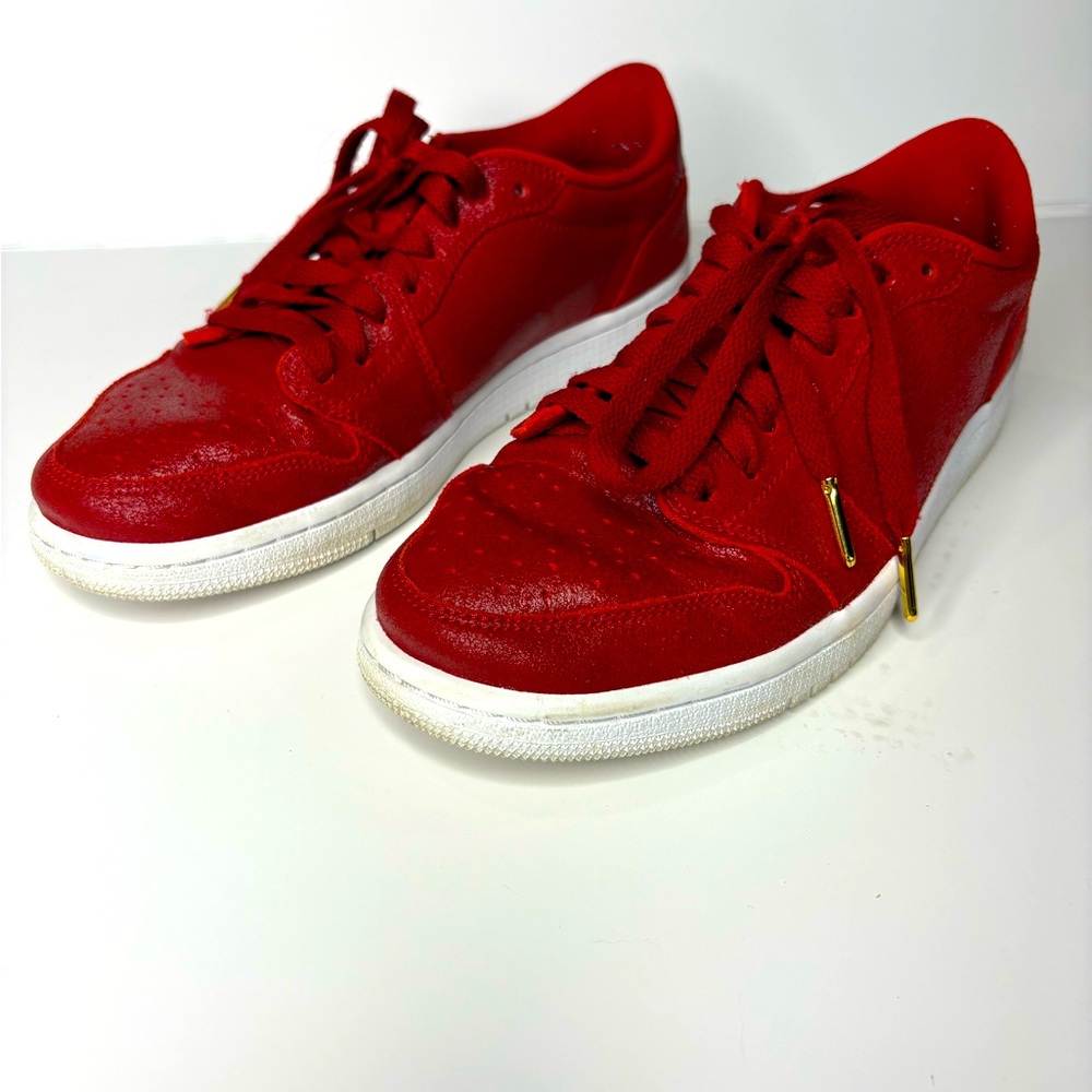 Nike Air Jordan 1 Retro Low Women's 8, Eur 39, Red
